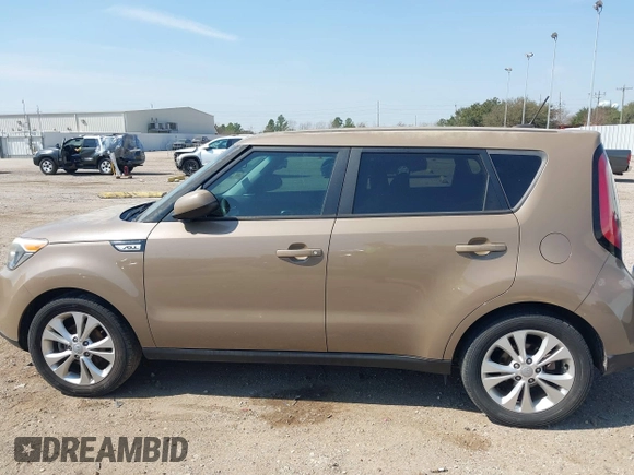 2015 Kia Soul + with VIN KNDJP3A53F7232765, listed as a IAAI auction lot 41670533 with 54,637 mi miles. Bid and sale history available at carsss.com. Image 14.