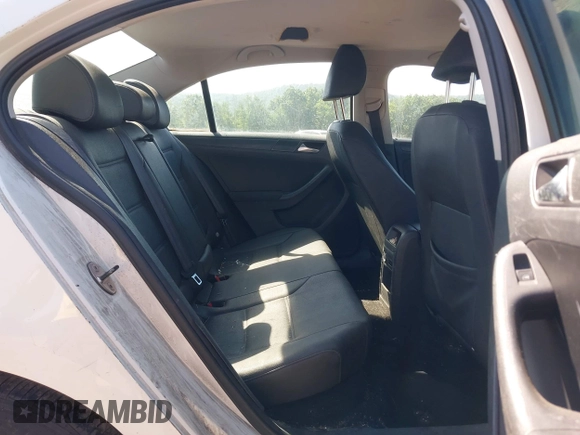 2012 Volkswagen Jetta SE with VIN 3VWDP7AJ0CM306577, listed as a IAAI auction lot 42585620 with 235,667 mi miles and . Bid and sale history available at DreamBid. Image 8.