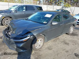 2024 Hyundai Elantra SE z VIN KMHLL4DG6RU689238, wystawiony jako IAAI lot #41100513 z przebiegiem 21 566 mil mil oraz . Historia ofert i sprzedaży dostępna na DreamBid. Obrazek 2.