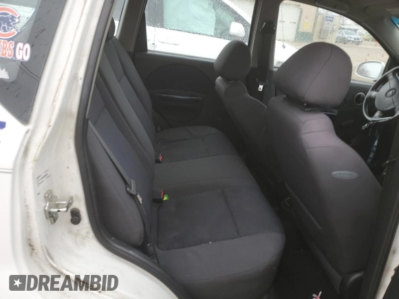 2008 Chevrolet Aveo LS z VIN KL1TD66618B059937, wystawiony jako Copart lot #44467395 z przebiegiem 52 360 mil mil oraz Tytuł czysty. Historia ofert i sprzedaży dostępna na DreamBid. Obrazek 10.