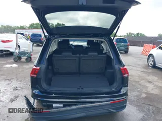 2023 Volkswagen Tiguan SE with VIN 3VV3B7AX4PM136264, listed as a IAAI auction lot 39724241 with 8,774 mi miles and . Bid and sale history available at DreamBid. Image 18.