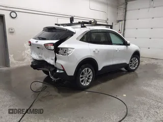 2020 Ford Escape SE z VIN 1FMCU9G62LUB80302, wystawiony jako IAAI lot #42610731 z przebiegiem 43 873 mil mil oraz . Historia ofert i sprzedaży dostępna na DreamBid. Obrazek 4.