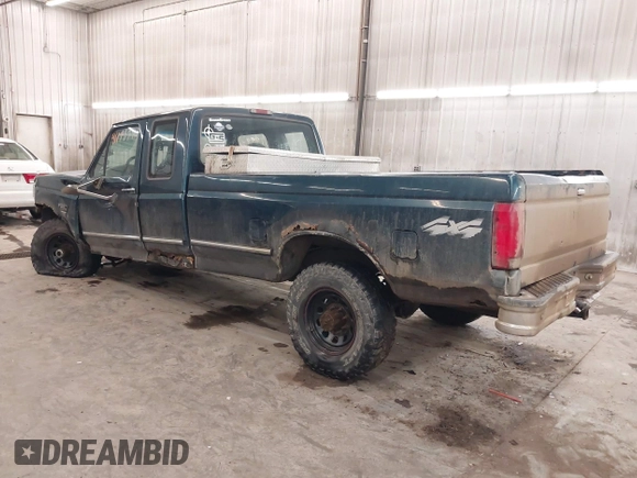 1996 Ford F-250 with VIN 1FTHX26F1TEB38000, listed as a IAAI auction lot 41199942 with 324,532 mi miles. Bid and sale history available at carsss.com. Image 3.