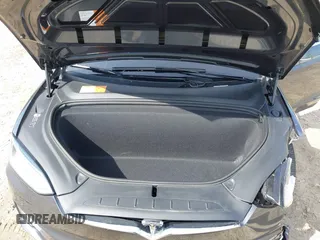 2017 Tesla Model X 90D z VIN 5YJXCBE20HF070235, wystawiony jako IAAI lot #42099344 z przebiegiem 57 686 mil mil oraz . Historia ofert i sprzedaży dostępna na DreamBid. Obrazek 10.