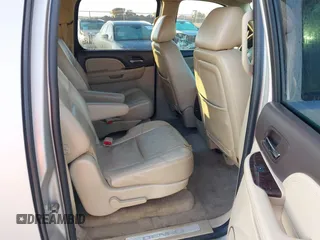2009 GMC Denali z VIN 1GKFC062X9R274992, wystawiony jako IAAI lot #41239692 z przebiegiem 206 452 mil mil oraz . Historia ofert i sprzedaży dostępna na DreamBid. Obrazek 8.