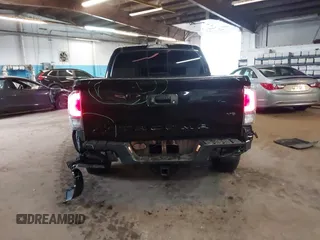 2023 Toyota Tacoma SR z VIN 3TMCZ5AN1PM583518, wystawiony jako IAAI lot #41842903 z przebiegiem 24 204 mil mil oraz . Historia ofert i sprzedaży dostępna na DreamBid. Obrazek 16.