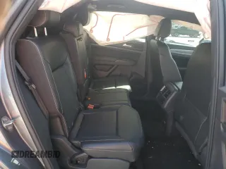 2020 Volkswagen Atlas SE z VIN 1V21E2CAXLC226750, wystawiony jako Copart lot #49096425 z przebiegiem 72 260 mil mil oraz Szkoda całkowita • Salvage title. Historia ofert i sprzedaży dostępna na DreamBid. Obrazek 10.