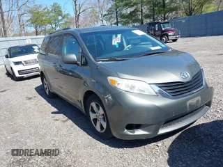 2012 Toyota Sienna LE AAS с VIN 5TDKK3DC4CS181842, выставлен на аукционе IAAI как лот 41975060 с пробегом 103 345 миль миль и . История ставок и продаж доступна на DreamBid. Изображение 1.
