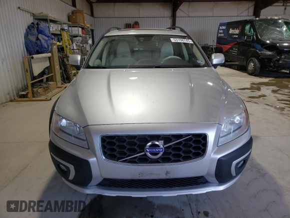 2014 Volvo XC70 T6 with VIN YV4902BZXE1175238, listed as a Copart auction lot 53198745 with 215,020 mi miles and Clean Title. Bid and sale history available at DreamBid. Image 5.