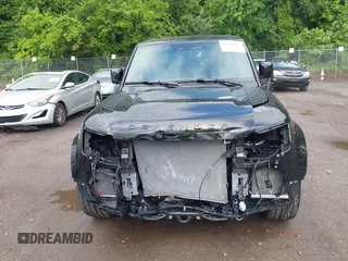 2023 Land Rover Defender X z VIN SALEX7EU2P2213481, wystawiony jako IAAI lot #42368968 z przebiegiem 12 903 mil mil oraz . Historia ofert i sprzedaży dostępna na DreamBid. Obrazek 13.