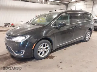 2018 Chrysler Pacifica Touring L with VIN 2C4RC1BG1JR270408, listed as a IAAI auction lot 41510671 with 126,000 mi miles. Bid and sale history available at carsss.com. Image 18.