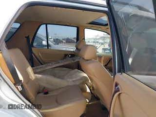 1998 Mercedes-Benz M 320/430/500 with VIN 4JGAB54E5WA045239, listed as a IAAI auction lot 42421933 with 174,208 mi miles and . Bid and sale history available at DreamBid. Image 8.