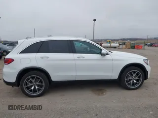 2022 Mercedes-Benz GLC 300 z VIN W1N0G8EB6NG096681, wystawiony jako IAAI lot #41775648 z przebiegiem 10 676 mil mil oraz . Historia ofert i sprzedaży dostępna na DreamBid. Obrazek 13.