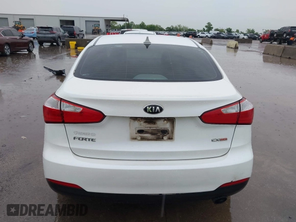 2016 Kia Forte EX with VIN KNAFX4A82G5450616, listed as a IAAI auction lot 42107042 with 131,419 mi miles. Bid and sale history available at carsss.com. Image 17.