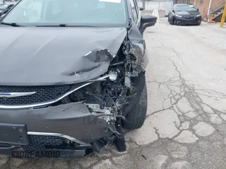 2018 Chrysler Pacifica Touring L Plus с VIN 2C4RC1EG9JR127976, выставлен на аукционе IAAI как лот 42178877 с пробегом Не указан миль и . История ставок и продаж доступна на DreamBid. Изображение 6.