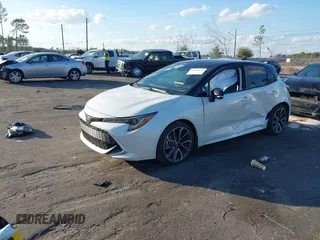 2020 Toyota Corolla Hatchback XSE with VIN JTNC4RBE3L3100588, listed as a IAAI auction lot 41530559 with 94,356 mi miles. Bid and sale history available at carsss.com. Image 17.