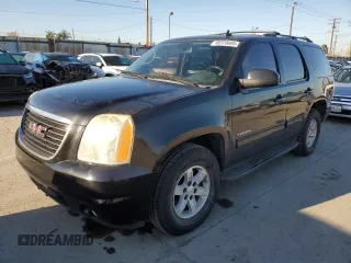 2010 GMC Yukon z VIN 1GKMCAE3XAR138826, wystawiony jako Copart lot #48370695 z przebiegiem 162 735 mil mil oraz Czysty tytuł • Clean title. Historia ofert i sprzedaży dostępna na DreamBid. Obrazek 1.