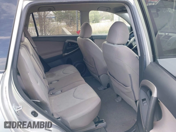 2007 Toyota RAV4 with VIN JTMZD33VX76049525, listed as a IAAI auction lot 42066036 with 212,342 mi miles. Bid and sale history available at carsss.com. Image 8.