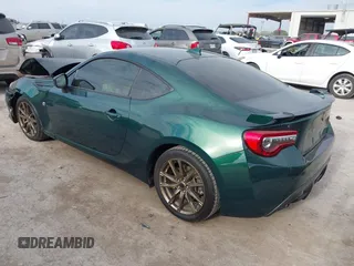 2020 Toyota 86 GT with VIN JF1ZNAE19L8751058, listed as a IAAI auction lot 40965891 with 33,925 mi miles. Bid and sale history available at carsss.com. Image 3.