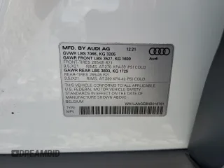 2022 Audi e-tron Premium Plus z VIN WA1LAAGE8NB019791, wystawiony jako Copart lot #56399155 z przebiegiem 24 521 mil mil oraz Szkody całkowita. Historia ofert i sprzedaży dostępna na DreamBid. Obrazek 13.