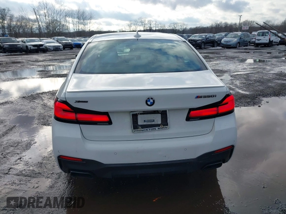 2021 BMW 5 Series M550i xDrive z VIN WBA13BK09MCF05866, wystawiony jako IAAI lot #41574859 z przebiegiem 37 822 mil mil oraz . Historia ofert i sprzedaży dostępna na DreamBid. Obrazek 16.
