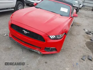 2017 Ford Mustang EcoBoost Premium z VIN 1FATP8UH6H5245140, wystawiony jako IAAI lot #41849107 z przebiegiem 52 672 mil mil oraz . Historia ofert i sprzedaży dostępna na DreamBid. Obrazek 17.