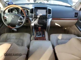 2014 Toyota Land Cruiser z VIN JTMHY7AJ6E4023763, wystawiony jako Copart lot #49921905 z przebiegiem 110 877 mil mil oraz Szkoda całkowita • Salvage title. Historia ofert i sprzedaży dostępna na DreamBid. Obrazek 8.