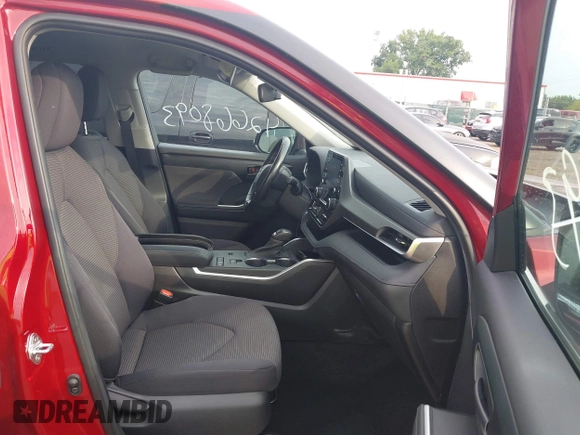 2021 Toyota Highlander L z VIN 5TDZZRAH2MS044221, wystawiony jako IAAI lot #42668093 z przebiegiem 64 539 mil mil oraz . Historia ofert i sprzedaży dostępna na DreamBid. Obrazek 5.