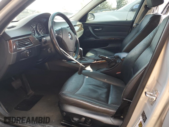 2007 BMW 3 Series 328xi z VIN WBAVT73557FZ35290, wystawiony jako Copart lot #48251955 z przebiegiem 287 728 mil mil oraz Szkoda całkowita • Salvage title. Historia ofert i sprzedaży dostępna na DreamBid. Obrazek 7.