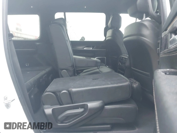 2024 Jeep Wagoneer Series II with VIN 1C4SJUBPXRS172268, listed as a IAAI auction lot 41333577 with 19,137 mi miles and . Bid and sale history available at DreamBid. Image 8.