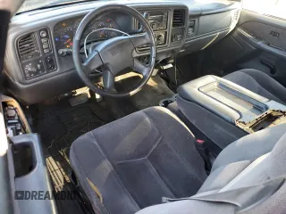 2003 GMC Sierra 1500 SLT z VIN 2GTEK19T831202788, wystawiony jako Copart lot #57964195 z przebiegiem Nie podano mil oraz Czysty tytuł • Clean title. Historia ofert i sprzedaży dostępna na DreamBid. Obrazek 8.