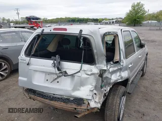2005 Mercury Mariner Convenience z VIN 4M2YU57Z55DJ18600, wystawiony jako IAAI lot #42082068 z przebiegiem 141 530 mil mil oraz . Historia ofert i sprzedaży dostępna na DreamBid. Obrazek 6.