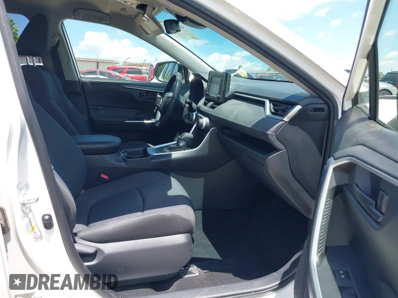 2019 Toyota RAV4 LE with VIN JTMF1RFV4KJ011269, listed as a IAAI auction lot 42546070 with 25,815 mi miles and . Bid and sale history available at DreamBid. Image 5.