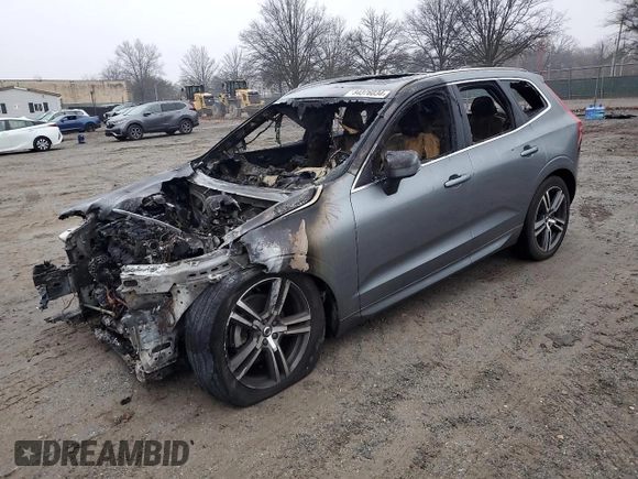 2018 Volvo XC60 Momentum with VIN LYV102RK8JB121710, listed as a Copart auction lot 84376034 with Not Provided miles and Salvage Title. Bid and sale history available at carsss.com. Image 1.