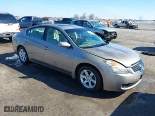 2007 Nissan Altima 2.5 with VIN 1N4AL21E27C226363, listed as a IAAI auction lot 41691946 with 231,072 mi miles. Bid and sale history available at carsss.com. Image 1.