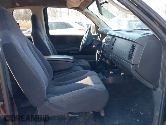 2004 Dodge Dakota Sport with VIN 1D7HG32N24S518815, listed as a IAAI auction lot 41408182 with 267,160 mi miles. Bid and sale history available at carsss.com. Image 5.
