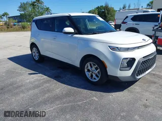 2021 Kia Soul LX with VIN KNDJ23AU1M7769377, listed as a IAAI auction lot 41836776 with 109,320 mi miles. Bid and sale history available at carsss.com. Image 1.