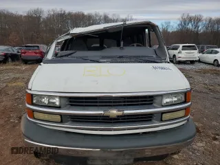 2002 Chevrolet Express with VIN 1GAHG39R121100096, listed as a Copart auction lot 84198674 with Not Provided miles and Salvage Title. Bid and sale history available at carsss.com. Image 5.