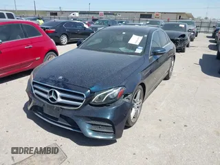 2017 Mercedes-Benz E 300 Luxury z VIN WDDZF4JB4HA082033, wystawiony jako IAAI lot #41819829 z przebiegiem 89 651 mil mil oraz . Historia ofert i sprzedaży dostępna na DreamBid. Obrazek 20.