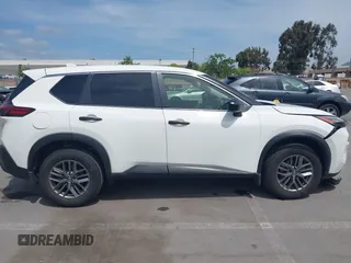 2021 Nissan Rogue S z VIN JN8AT3AA0MW011687, wystawiony jako IAAI lot #42034547 z przebiegiem 50 989 mil mil oraz . Historia ofert i sprzedaży dostępna na DreamBid. Obrazek 13.