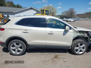 2018 Lincoln MKC Premiere with VIN 5LMCJ1C9XJUL03767, listed as a IAAI auction lot 42055927 with 39,718 mi miles and . Bid and sale history available at DreamBid. Image 14.