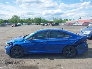 2024 Volkswagen Jetta SE with VIN 3VW7M7BU8RM067013, listed as a IAAI auction lot 42179920 with 32,418 mi miles and . Bid and sale history available at DreamBid. Image 14.