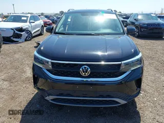 2022 Volkswagen Taos SE z VIN 3VVRX7B2XNM040120, wystawiony jako IAAI lot #41858923 z przebiegiem 35 341 mil mil oraz . Historia ofert i sprzedaży dostępna na DreamBid. Obrazek 13.