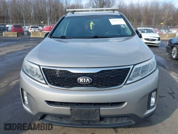 2014 Kia Sorento LX with VIN 5XYKTDA75EG462221, listed as a IAAI auction lot 41885746 with 215,305 mi miles. Bid and sale history available at carsss.com. Image 6.