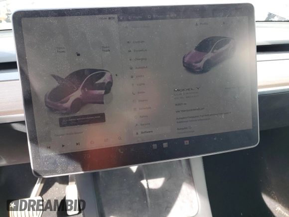 2024 Tesla Model Y Long Range z VIN 7SAYGAEE1RF107617, wystawiony jako Copart lot #48224405 z przebiegiem 10 637 mil mil oraz Szkoda całkowita • Salvage title. Historia ofert i sprzedaży dostępna na DreamBid. Obrazek 9.