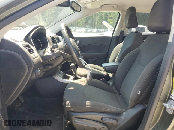 2019 Jeep Compass Sport z VIN 3C4NJCAB3KT726316, wystawiony jako Copart lot #63980245 z przebiegiem 142 357 mil mil oraz Czysty tytuł • Clean title. Historia ofert i sprzedaży dostępna na DreamBid. Obrazek 7.
