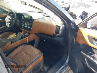2023 Nissan Pathfinder Platinum с VIN 5N1DR3DJ1PC270631, выставлен на аукционе IAAI как лот 41994040 с пробегом 42 566 миль миль и . История ставок и продаж доступна на DreamBid. Изображение 5.