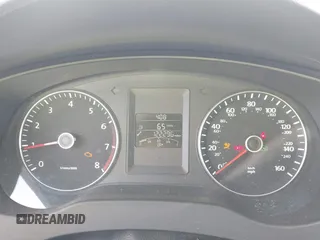 2014 Volkswagen Jetta SE z VIN 3VWD17AJ8EM285174, wystawiony jako IAAI lot #42359764 z przebiegiem 122 296 mil mil oraz . Historia ofert i sprzedaży dostępna na DreamBid. Obrazek 7.