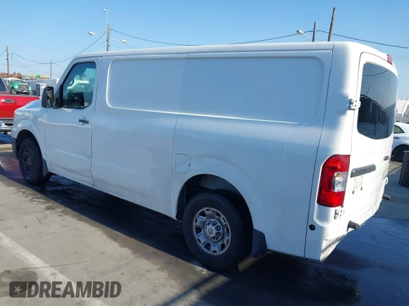 2018 Nissan NV Cargo S z VIN 1N6BF0KM4JN814628, wystawiony jako IAAI lot #42282183 z przebiegiem 128 289 mil mil oraz . Historia ofert i sprzedaży dostępna na DreamBid. Obrazek 3.