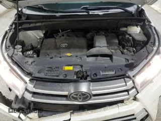 2017 Toyota Highlander XLE with VIN 5TDJZRFH3HS517636, listed as a Copart auction lot 55115505 with 159,202 mi miles and Clean title. Bid and sale history available at DreamBid. Image 12.